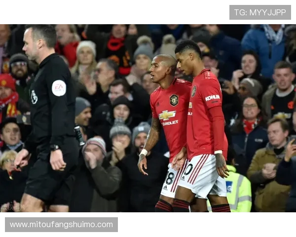 奥尔德姆俱乐部全力备战新赛季球队调整引发球迷热议与期待