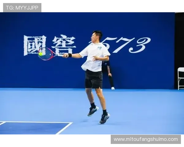 网球赛场激战正酣 新星崭露头角 古老名将再度回归挑战顶级荣耀 网球赛场激战正酣 新星崭露头角 古老名将再度回归挑战顶级荣耀